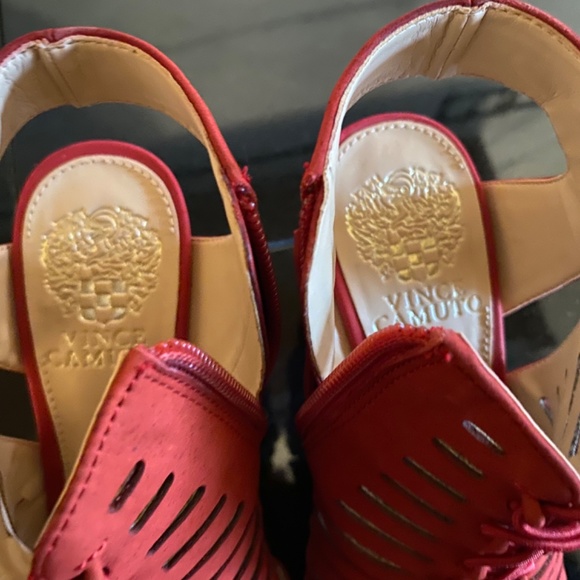 Vince Camuto - Picture 2 of 14